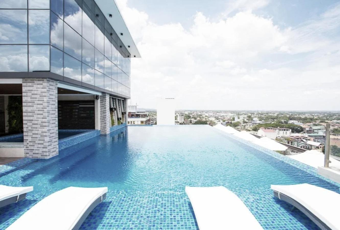 One Euphoria Apartment Angeles Bagian luar foto