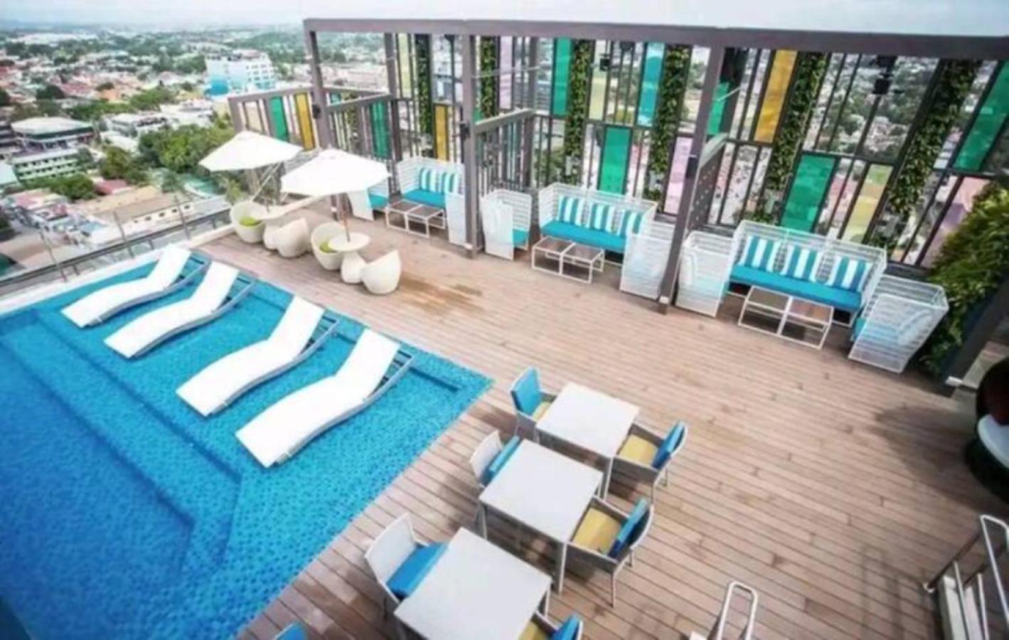 One Euphoria Apartment Angeles Bagian luar foto