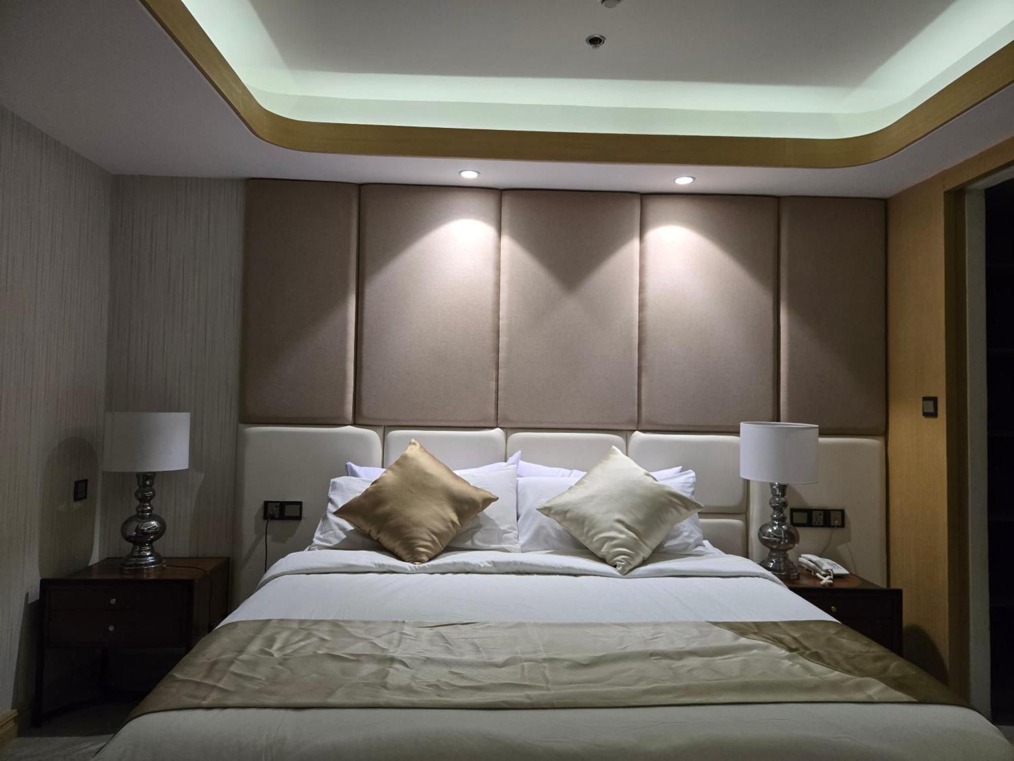 One Euphoria Apartment Angeles Bagian luar foto